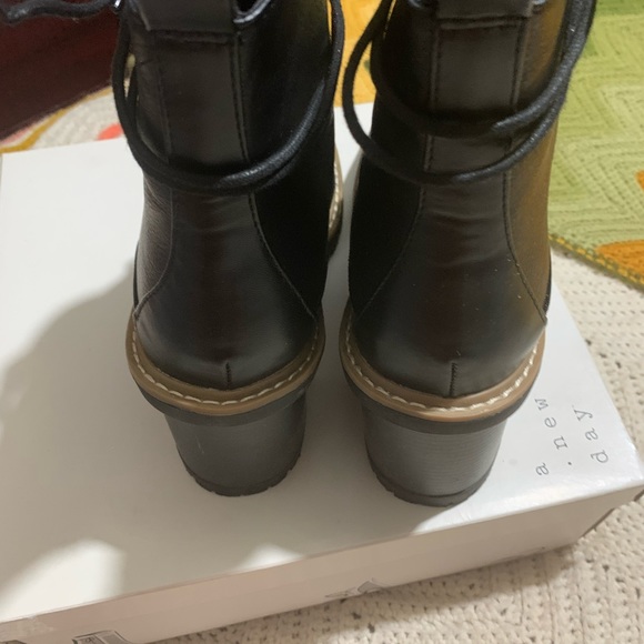 Some bad boots - Picture 3 of 4